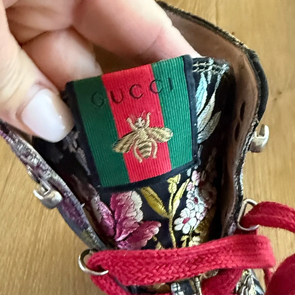 Gucci Floral Women's Combat Boots Red and Black Laces - Picture 12 of 12